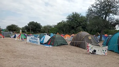 Las carpas le dieron el colorido al encuentro.