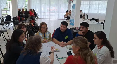 Los colegas intercambiaron opiniones y saberes.