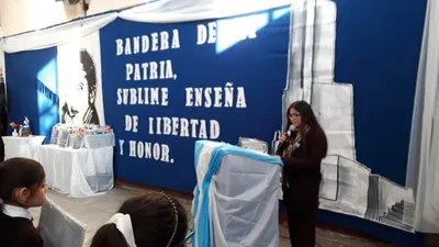 Alumnos de colegios primarios prometieron lealtad a la Bandera