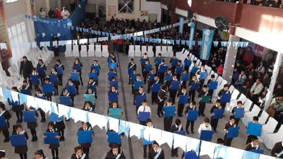 El colegio Espíritu Santo también se vistió de fiesta con sus flamantes promesantes.