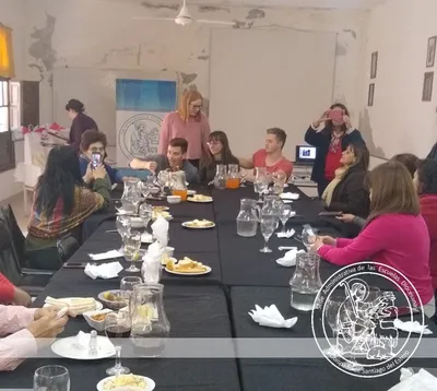 Durante el encuentro, se recordó lo vivido en Santiago a través de la proyección de imágenes