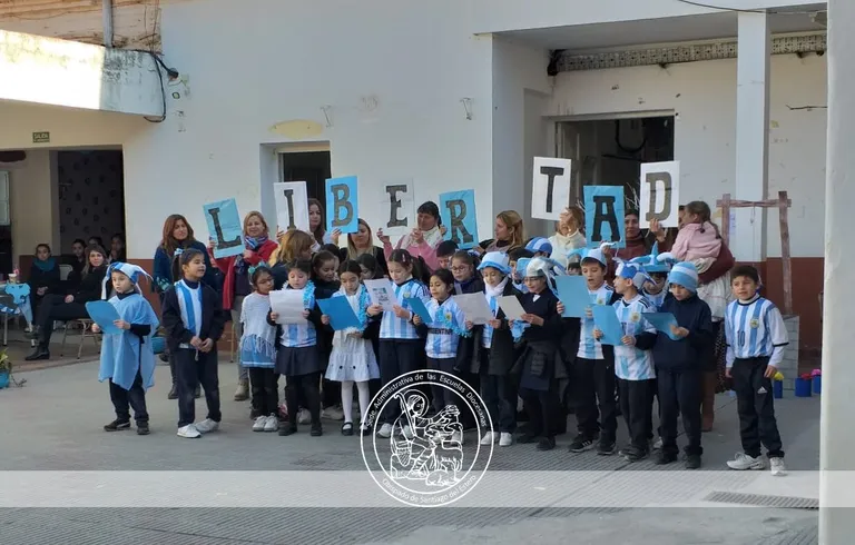 Se llevaron a cabo emotivos y coloridos actos por el Día de la Independencia