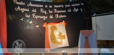 El escenario central donde se desarrolló el acto.