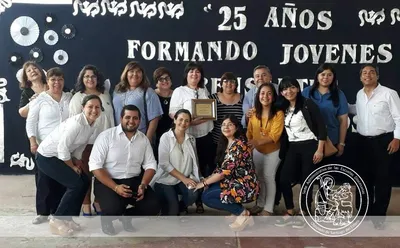 Parte del plantel de docentes del Instituto Cristo Rey.