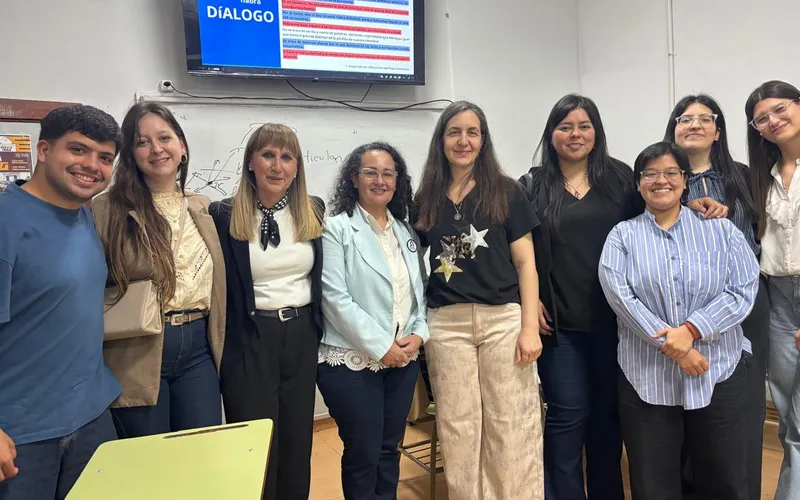 Conversatorio: Educación e investigación. Vivencias y experiencias en la formación profesional