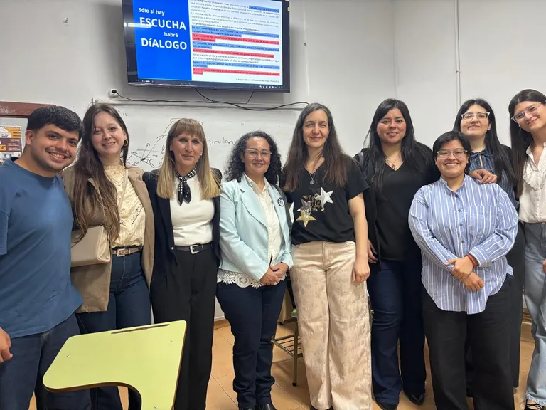 Conversatorio: Educación e investigación. Vivencias y experiencias en la formación profesional