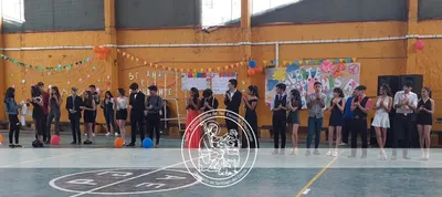 En muchos colegios se realizó la elección del Rey y la Reina de los estudiantes.